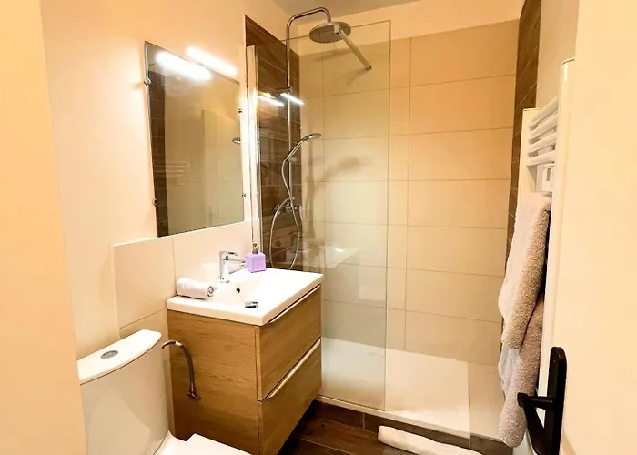 Le Nid Douillet De Jade 아파트 라론드레모레